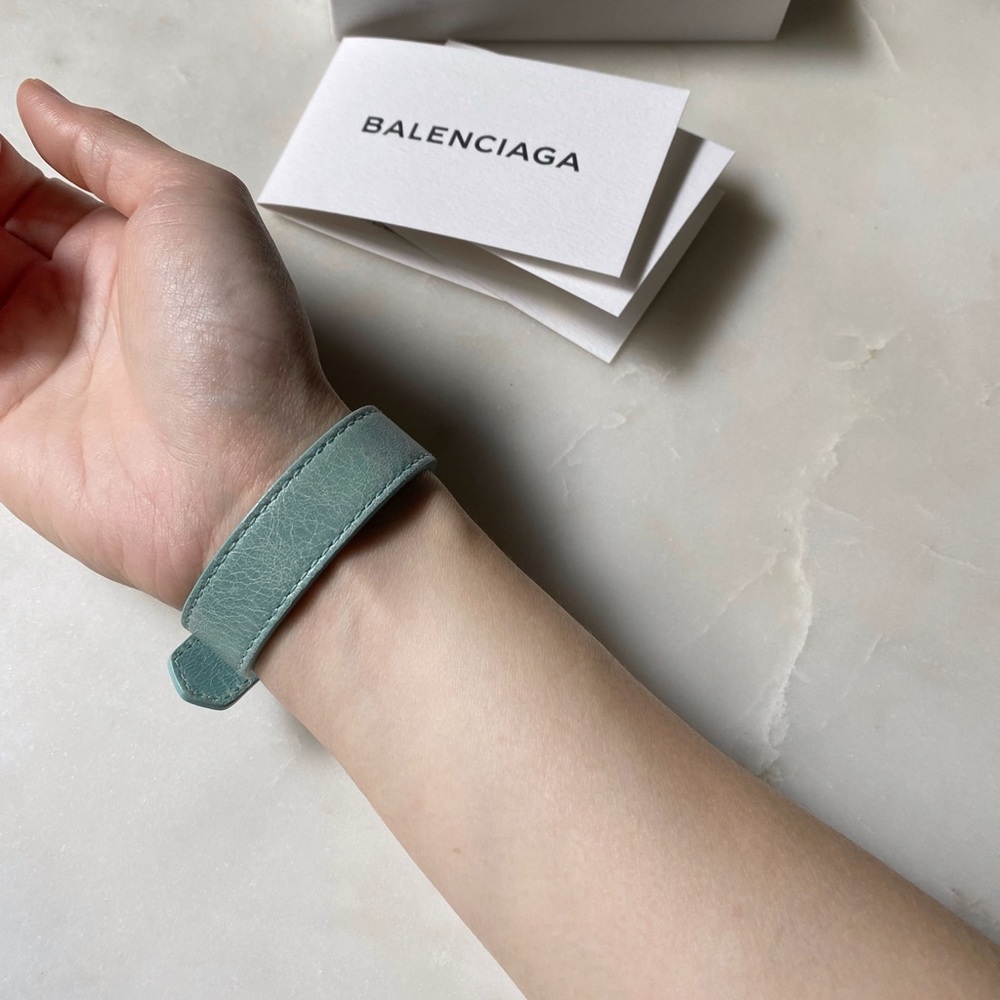 Balenciaga leather studded bracelet - Picture 8 of 13